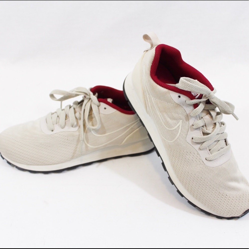 Sz 8 Nike Md Runner 2 Retro Sneaker